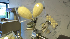 Magnetic clamps for spinning machines